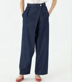 MACPHEE コットンセルロースデニム アシンメトリータックパンツ¥26400のサムネイル