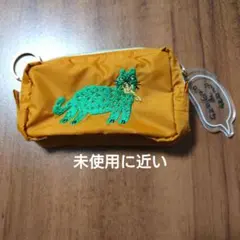 【くせ強シリーズ 猫 】猫 モチーフ　 キーリング付き 　ポーチ　 マスタード