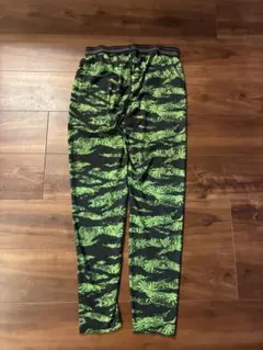 激レア BURTON AK バートン 迷彩 カモフラ パンツ 2L スノボ バートン BURTON スノーボード ウェア パンツ 迷彩 カモフラ柄 サイズM