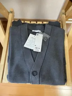 【新品未使用】GUウォッシュドＶネックカーディガン、カラーGRAY、サイズM