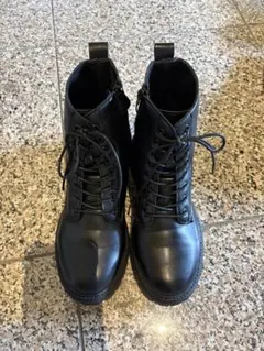 お値下げしました！ブラック　レースアップ　ブーツ