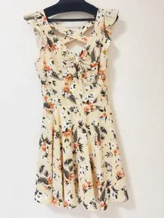 snidel 花柄 フリル ミニワンピース サイズ0のサムネイル