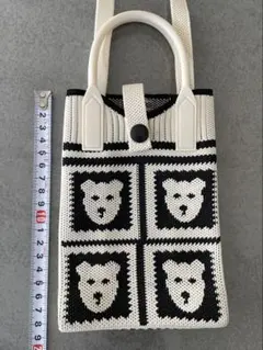 スマホショルダー　サコッシュ　くまさん