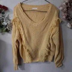 未使用 美品 GU イエローフリンジニットセーター Vネック