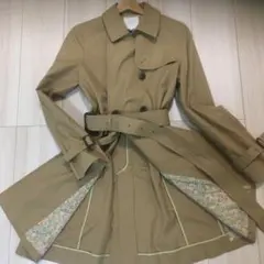 １０日迄特価　美品　大人気のレディーストレンチコート　組曲 Mサイズ