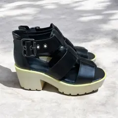 CHARLES & KEITH サンダル グルカサンダル 黒 厚底 23cmのサムネイル