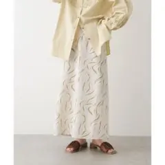 センスオブプレイス　マーブルパターンナロースカート