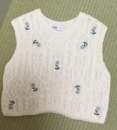 ZARA ケーブルニットベスト 花柄刺繍
