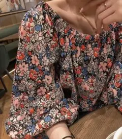 deux amourレトロ花柄ボートネックブラウス