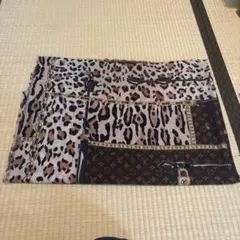 LOUIS VUITTON レオパード柄 ストールのサムネイル