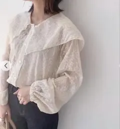 Crisp yours セーラーカラーシアーブラウスのサムネイル