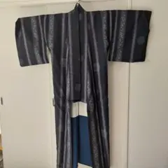 【美品】本場結城紬　ぼかし縞　雪輪　桜　証紙つき