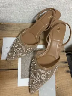 ZARA/刺繍入りベージュミュール