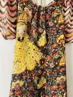 美品100%シルク　カラフル花柄イラスト半袖ワンピース