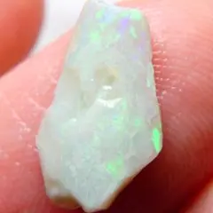 2.10 cts 天然ブラックオパール 原石 未研磨 鉱物標本