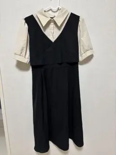 黒とベージュの半袖ワンピース　制服　ワンピース