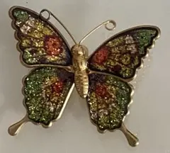 蝶々モチーフ ブローチ カラフル キラキラ ゴールドカラー