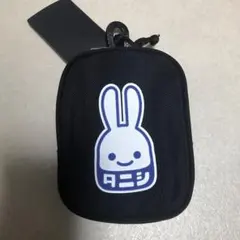 【CUNE 】キューン うさぎ タニシポーチ カラビナ付 黒 ジッパー 新品タグのサムネイル