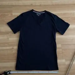 Vネック Tシャツのサムネイル