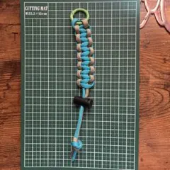 ハンドメイド　パラコード　キーホルダー　ストラップ　個性派