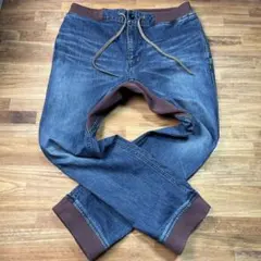 Item thumbnail for item 36a68818-f11c-492a-8c68-a8fe50050fdc