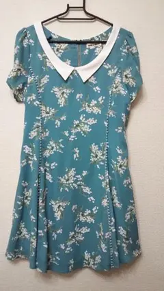 花柄ミニワンピースのサムネイル