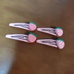 いちごとモチーフのヘアピンセット