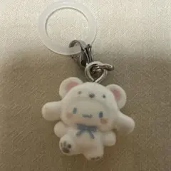 サンリオめじるしアクセサリー　ふわふわスノー　シナモン