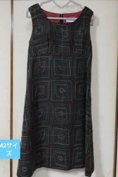 美品☆ホコモモラ　刺繍 ノースリーブ 膝丈ワンピース　42サイズ　日本製