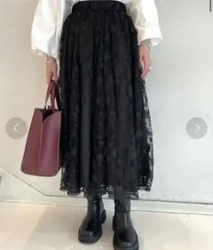 Mila Owen ミラオーウェン　ギャザー フレア フローラル 刺繍 スカート