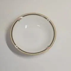 WEDGWOOD　お皿　サラダ　フルーツのサムネイル