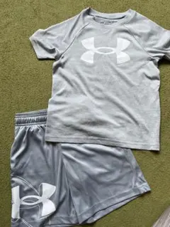 Under Armour Tシャツとショートパンツセット YXS グレー