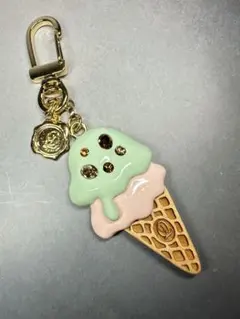 COACH コーチ アイスクリームチャーム 未使用 - メルカリ