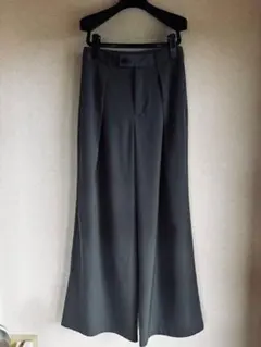 即日発送　GU. モスグリーングワイドパンツ センタープリーツ　サイズM