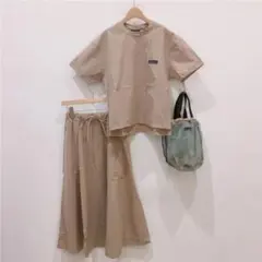 THOUSAND MILE スカートとトップスの4点 ベージュ セットアップ
