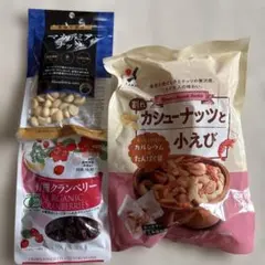 マカダミアナッツ　カシューナッツ　クランベリーのサムネイル