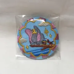 Disney Characters 刺繍缶バッジビスケット・ダンボ