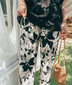 アーバンリサーチDOORS　 リネン花柄ワイドパンツ フリーサイズ