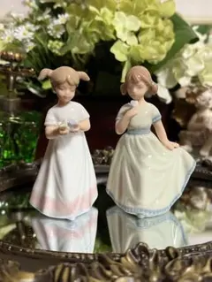 ぽぽんた　様専用です。 花摘む少女の置物 2体セット