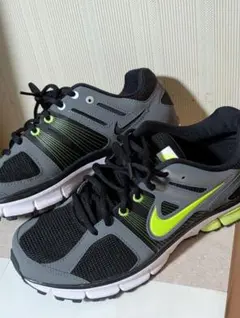 NIKE スニーカー 629818-070 26.5cm