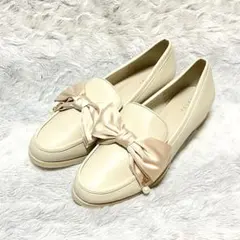 美品✨【RANDAランダ】パールチャームサテンリボンローファー25cmアイボリーのサムネイル
