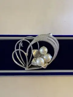 ハート型シルバーブローチ パール付き