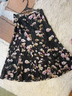 ◆USED◆BURBERRY フレアスカート 花柄 7号　三陽商会のサムネイル