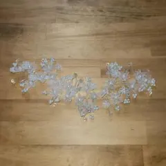 花とパールのヘアアクセサリー　ヘッドドレス　ウエディング　発表会