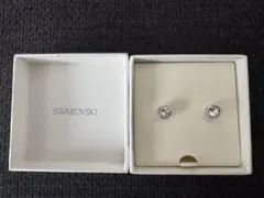 【美品】SWAROVSKIスワロフスキー 一粒クリスタルピアス箱・ショップ袋付きのサムネイル