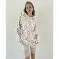 エピヌ　épine PARIS hoodie flower off whiteのサムネイル