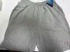 新品　Champion グレー ショートパンツ L (36-38)