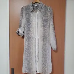 OLD NAVY パイソン柄 シアーシャツ 長袖のサムネイル