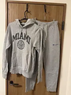 【上下セット】チャンピオン カレッジロゴパーカー＆スウェットパンツ グレー M