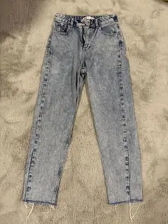 ZARA ハイウエスト テーパードデニム ライトブルー カットオフ 34のサムネイル